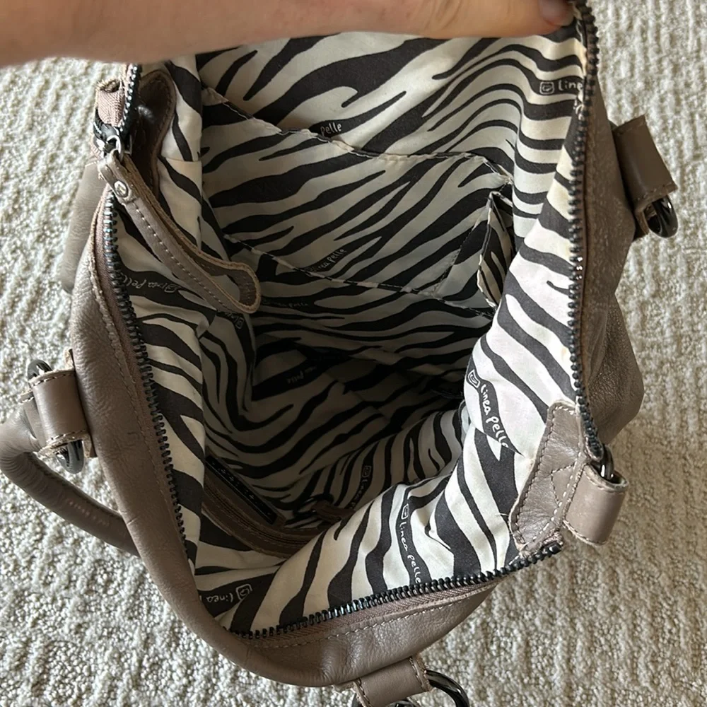 EUC Linea Pelle soft leather studded shoulder bag - Picture 8 of 9